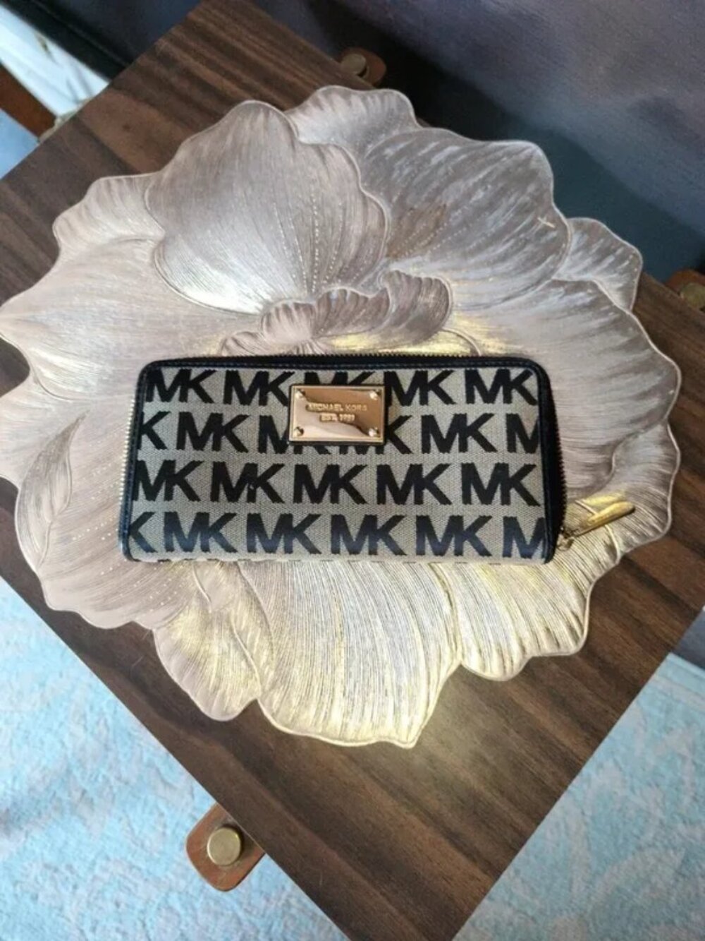 Michael Kors Jet Set Continental Large Zip Around Wallet